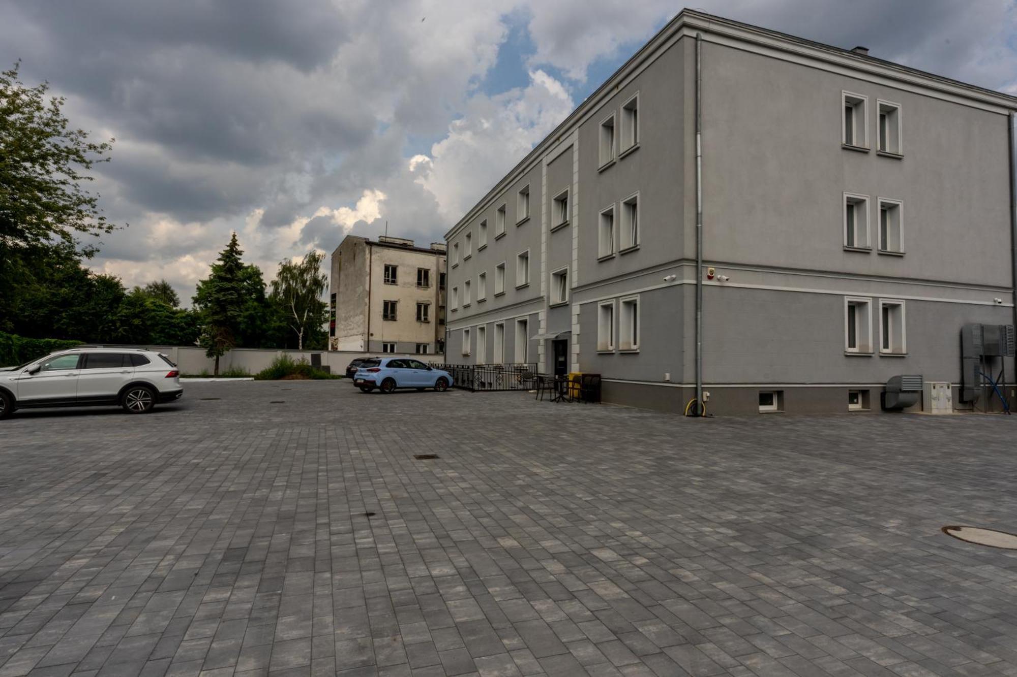 Sleep&Fly Okecie Warsaw Airport Bed and Breakfast Buitenkant foto