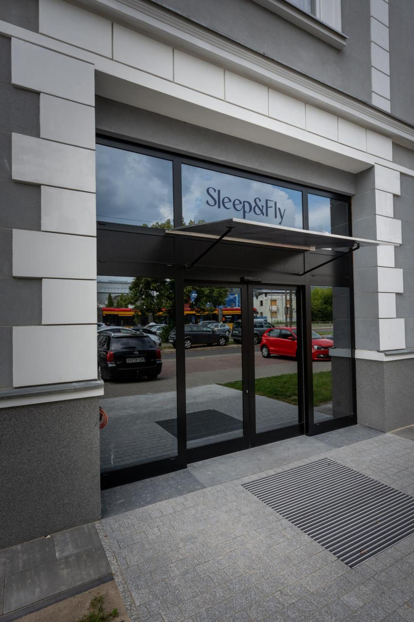 Sleep&Fly Okecie Warsaw Airport Bed and Breakfast Buitenkant foto